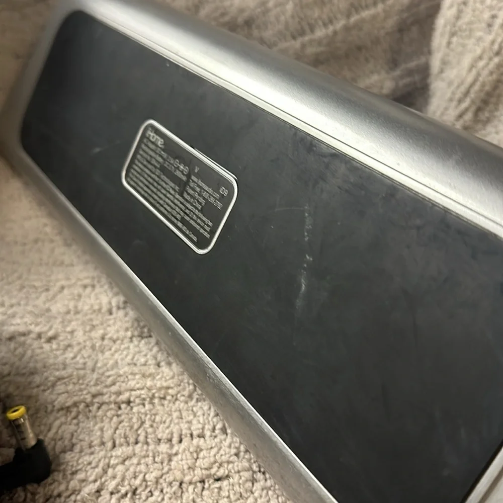 Apple iPhone ihome speaker with wall plug minor scratches - preowned SEE PICS